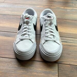 Nike Sport Legacy Lift Sneakers, women’s size 6.5